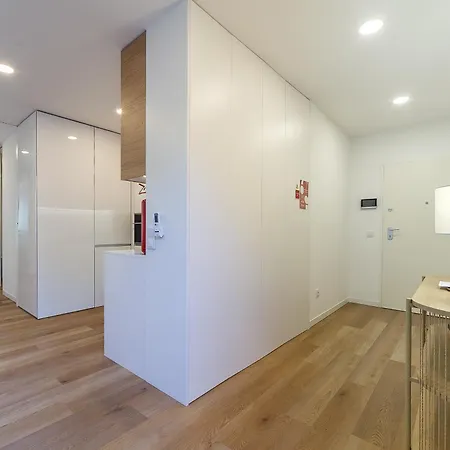 The Tiles Incl Parking By Sweet Apartment *