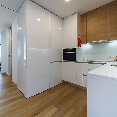 The Tiles Incl Parking By Sweet Apartment *