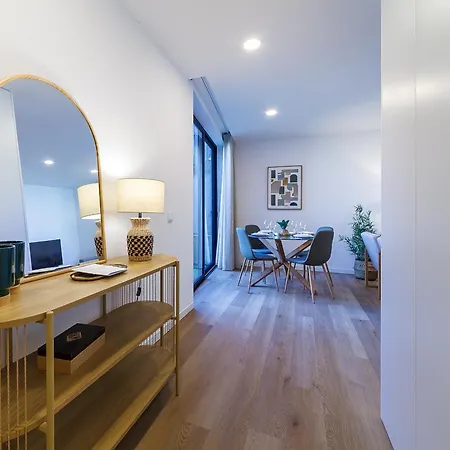 The Tiles Incl Parking By Sweet Apartment